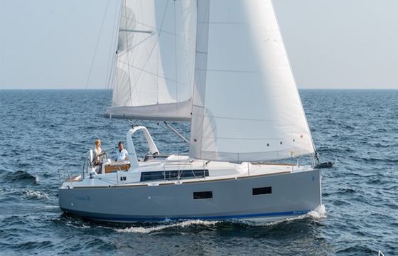 Beneteau Oceanis 38