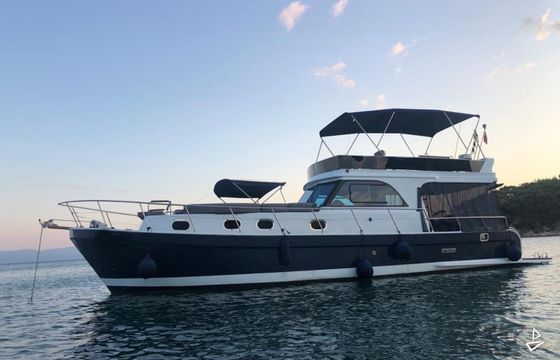 Custom Made Motoryacht