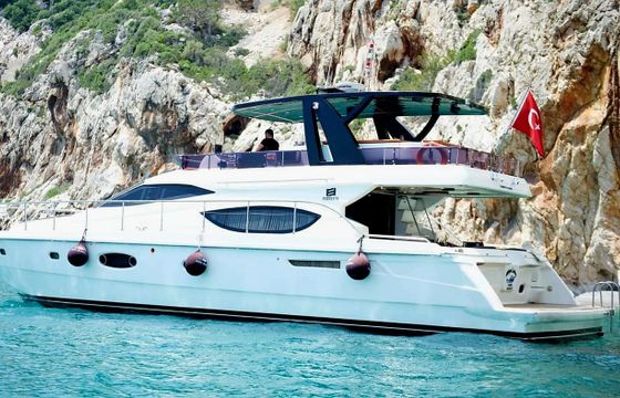 Ferretti Yachts 551