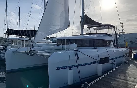Lagoon 42