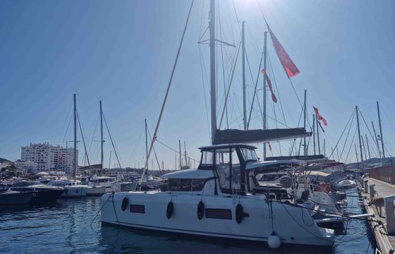 Lagoon 42