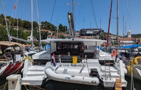 Fountaine Pajot Astrea 42