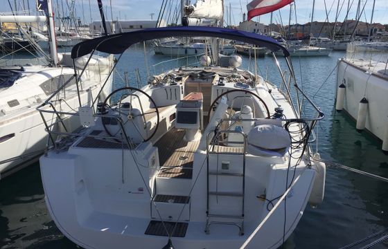 Beneteau Oceanis 43