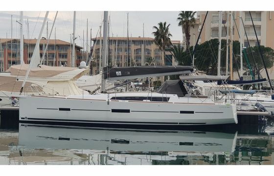 Dufour 460
