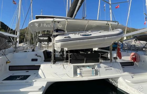 Lagoon 42