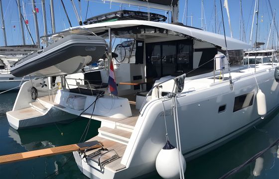 Lagoon 42