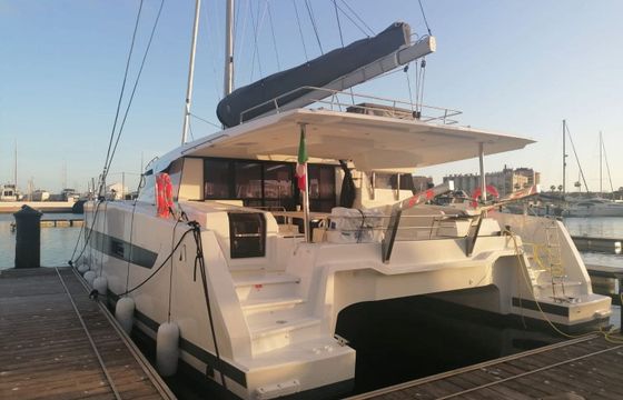 Fountaine Pajot Aura 51