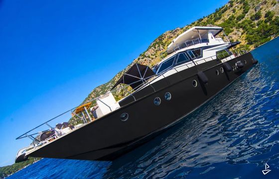 Hatteras 62