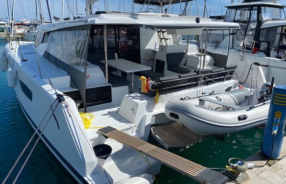 Fountaine Pajot Astrea 42