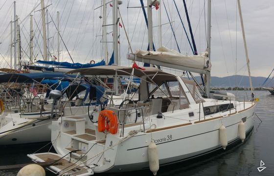 Beneteau Oceanis 38