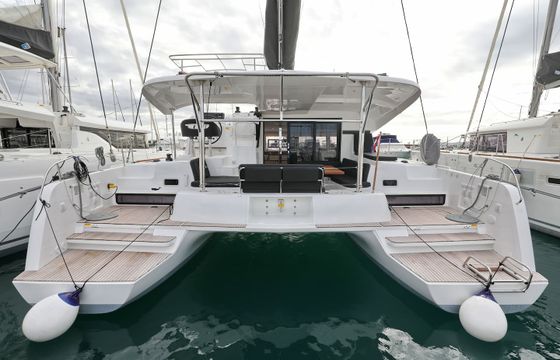 Lagoon 42