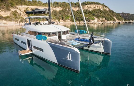 Lagoon Seventy 7