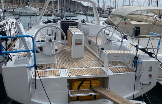 Beneteau Oceanis 38.1