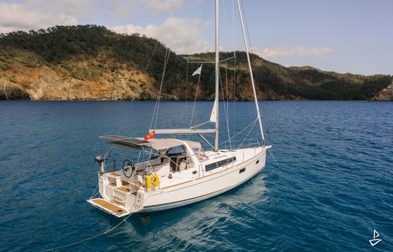 Beneteau Oceanis 38.1