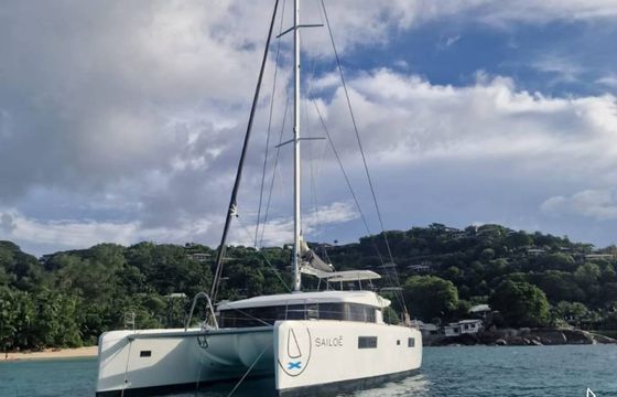 Lagoon 52