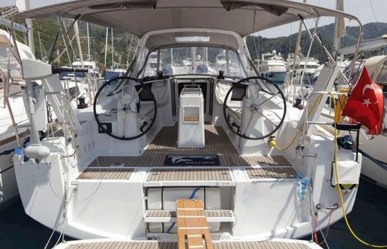Beneteau Oceanis 38.1