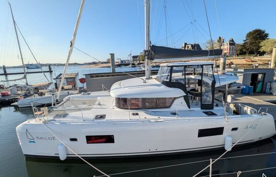 Lagoon 42