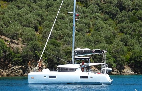 Lagoon 42