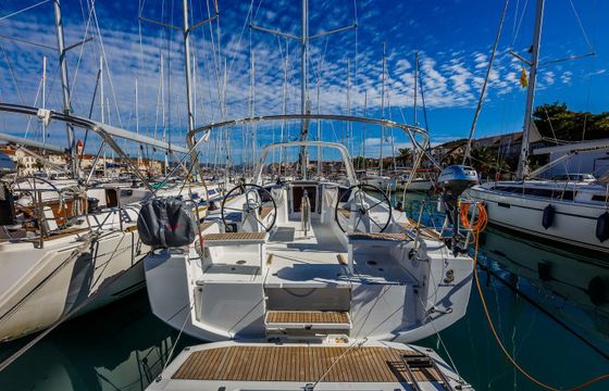 Beneteau Oceanis 38.1