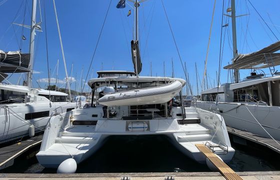 Lagoon 42
