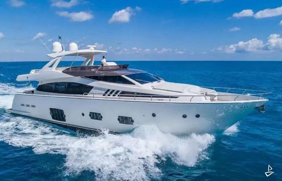 Ferretti Yachts 800