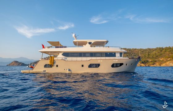 Custom Made Motoryacht