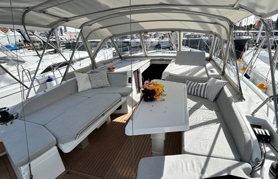 Beneteau Oceanis 52