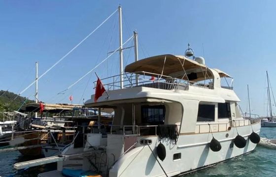 Custom Made Motoryacht