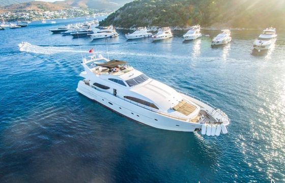 Ferretti Yachts Custom Line 94