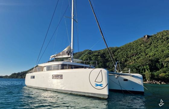Lagoon 52