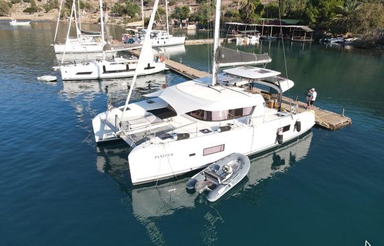 Lagoon 42
