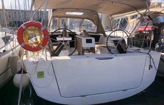 Dufour 390