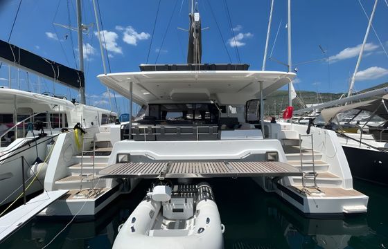 Fountaine Pajot Aura 51