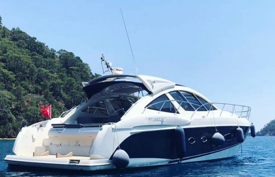 Custom Made Motoryacht