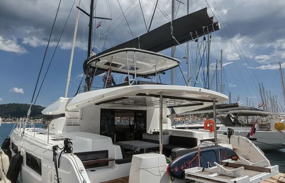 Lagoon 51