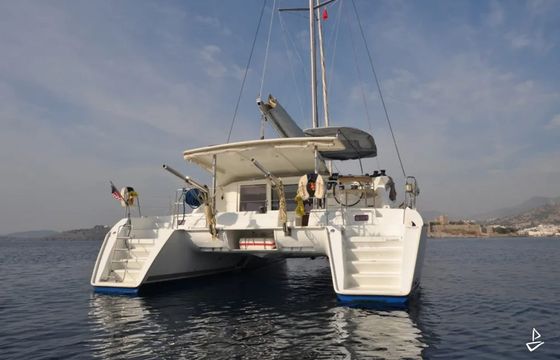 Lagoon 421