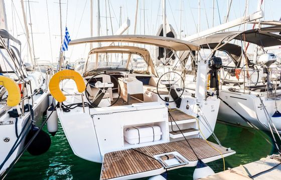 Dufour 390