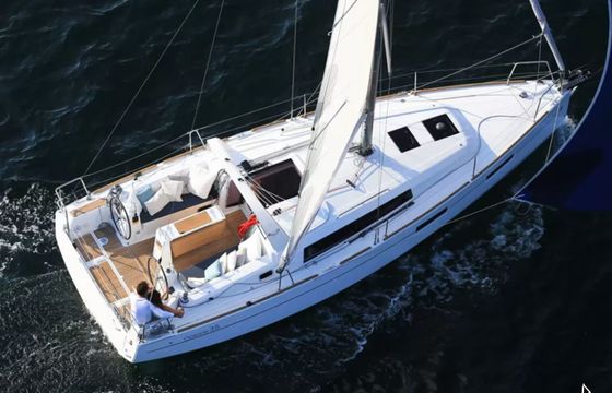 Beneteau Oceanis 35