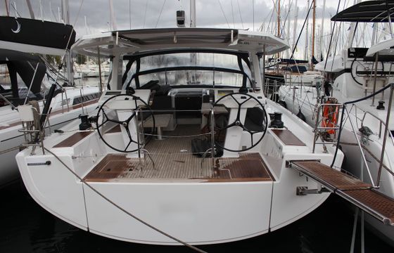 Hanse 548
