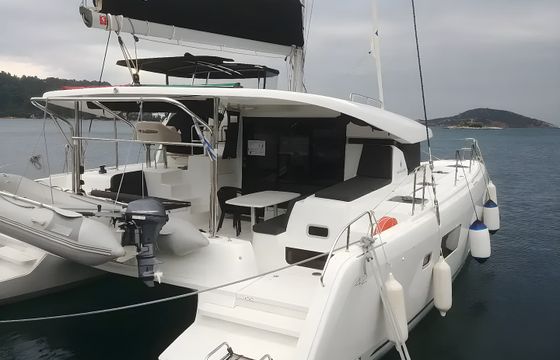 Lagoon 42