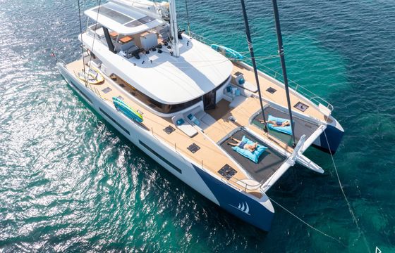 Lagoon Seventy 7