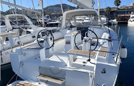 Beneteau Oceanis 38.1
