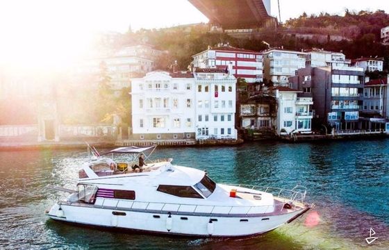Custom Made Motoryacht