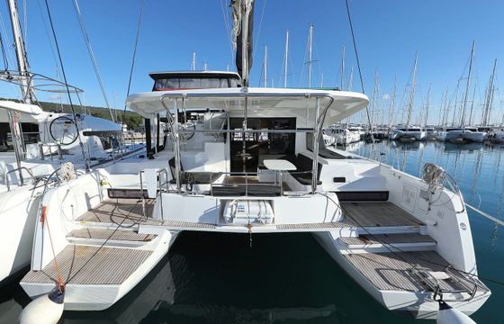 Lagoon 42