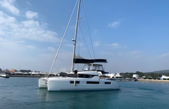 Lagoon 51