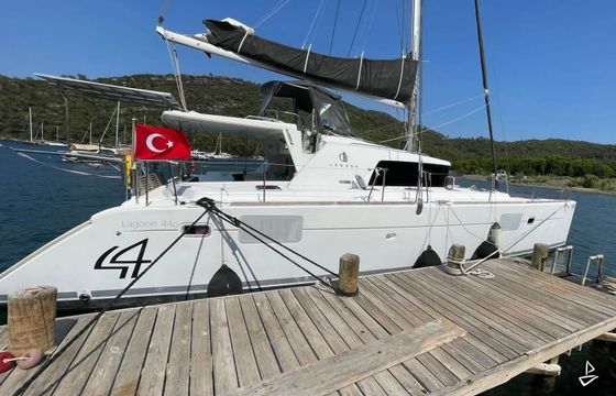 Lagoon 440