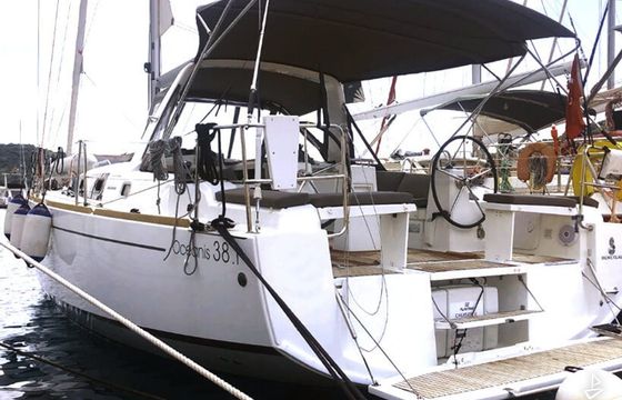 Beneteau Oceanis 38.1