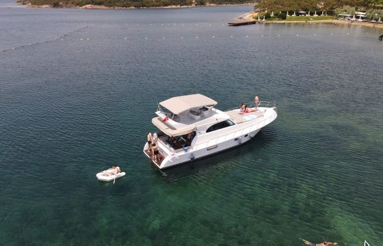 Custom Made Motoryacht
