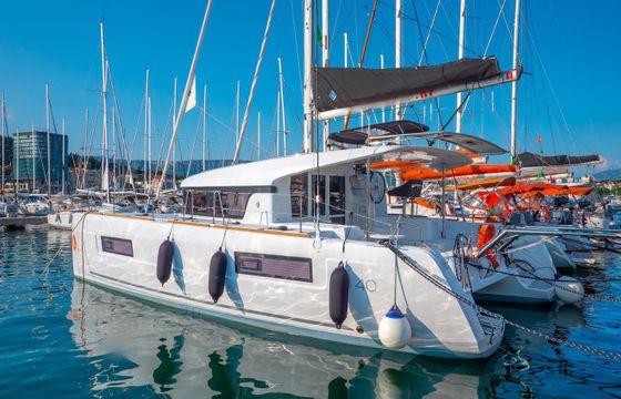 Lagoon 40