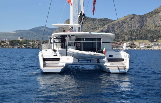 Lagoon 42